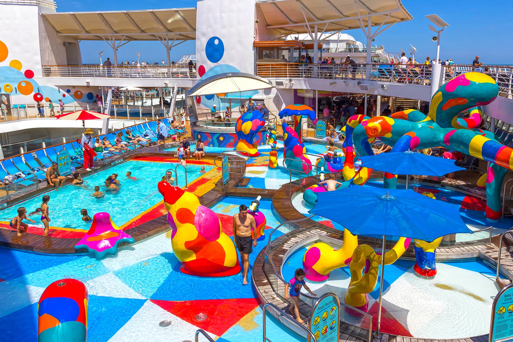 6-CRUISEREASONS-shutterstock_1094188070