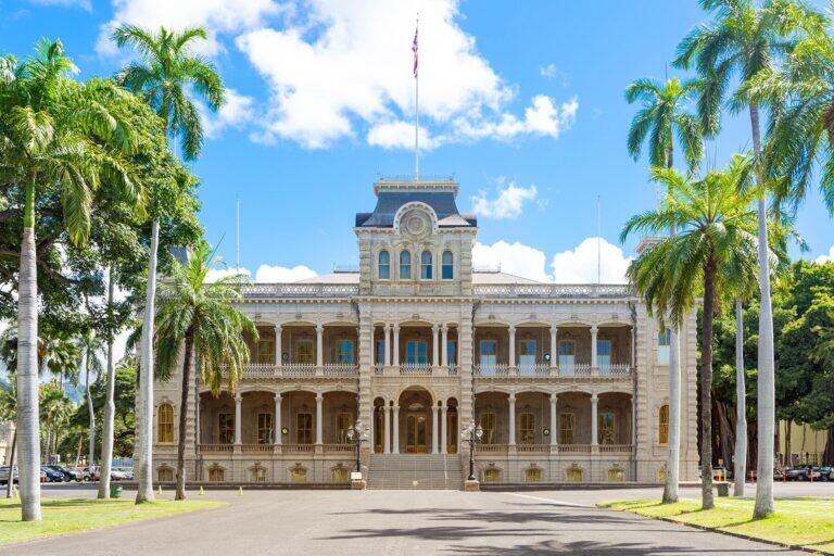 <a href='https://www.fodors.com/world/north-america/usa/hawaii/experiences/news/photos/cant-miss-historical-sites-to-visit-in-hawaii#'>From &quot;11 Fascinating Historical Sites in Hawaii That Go Beyond Pearl Harbor: Iolani Palace&quot;</a>