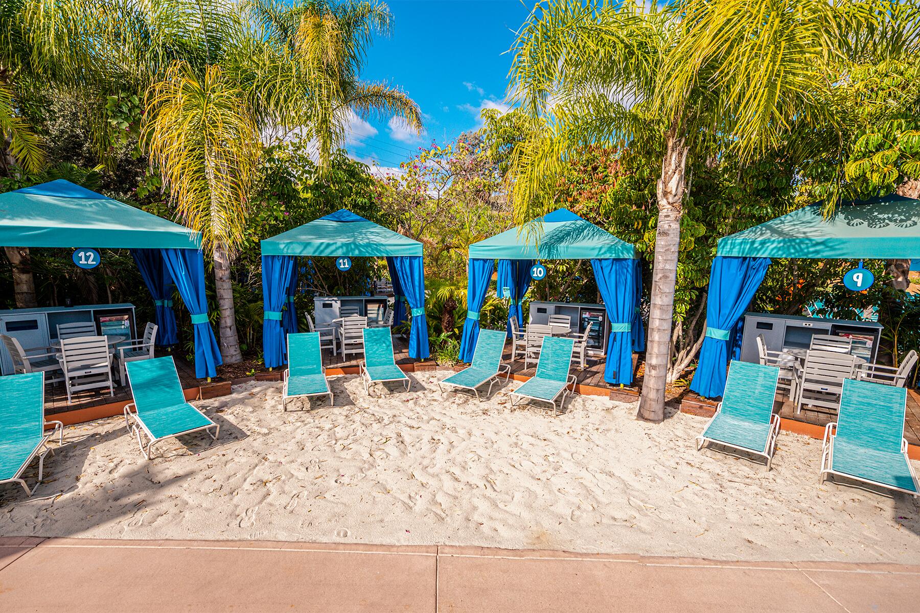 AdultSesamePlace-SPC_Cabanas_Big Birds Beach