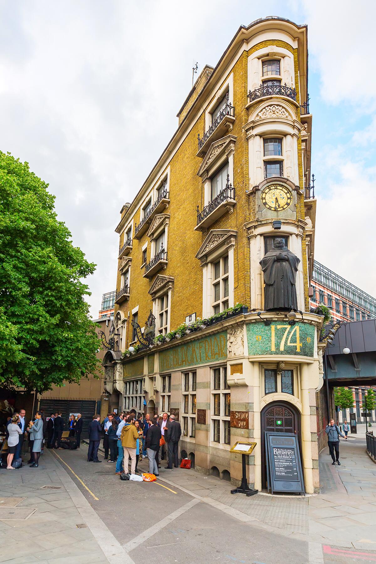 <a href='https://www.fodors.com/world/europe/england/london/experiences/news/photos/londons-best-oldest-pubs#'>From &quot;Drink Thy Fill at 12 of London’s Oldest Pubs: The Blackfriar&quot;</a>