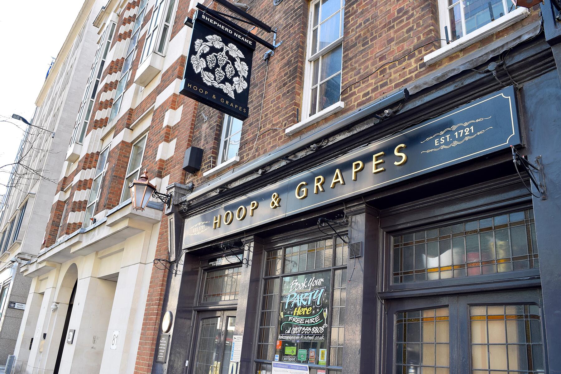 <a href='https://www.fodors.com/world/europe/england/london/experiences/news/photos/londons-best-oldest-pubs#'>From &quot;Drink Thy Fill at 12 of London’s Oldest Pubs: Hoop & Grapes&quot;</a>