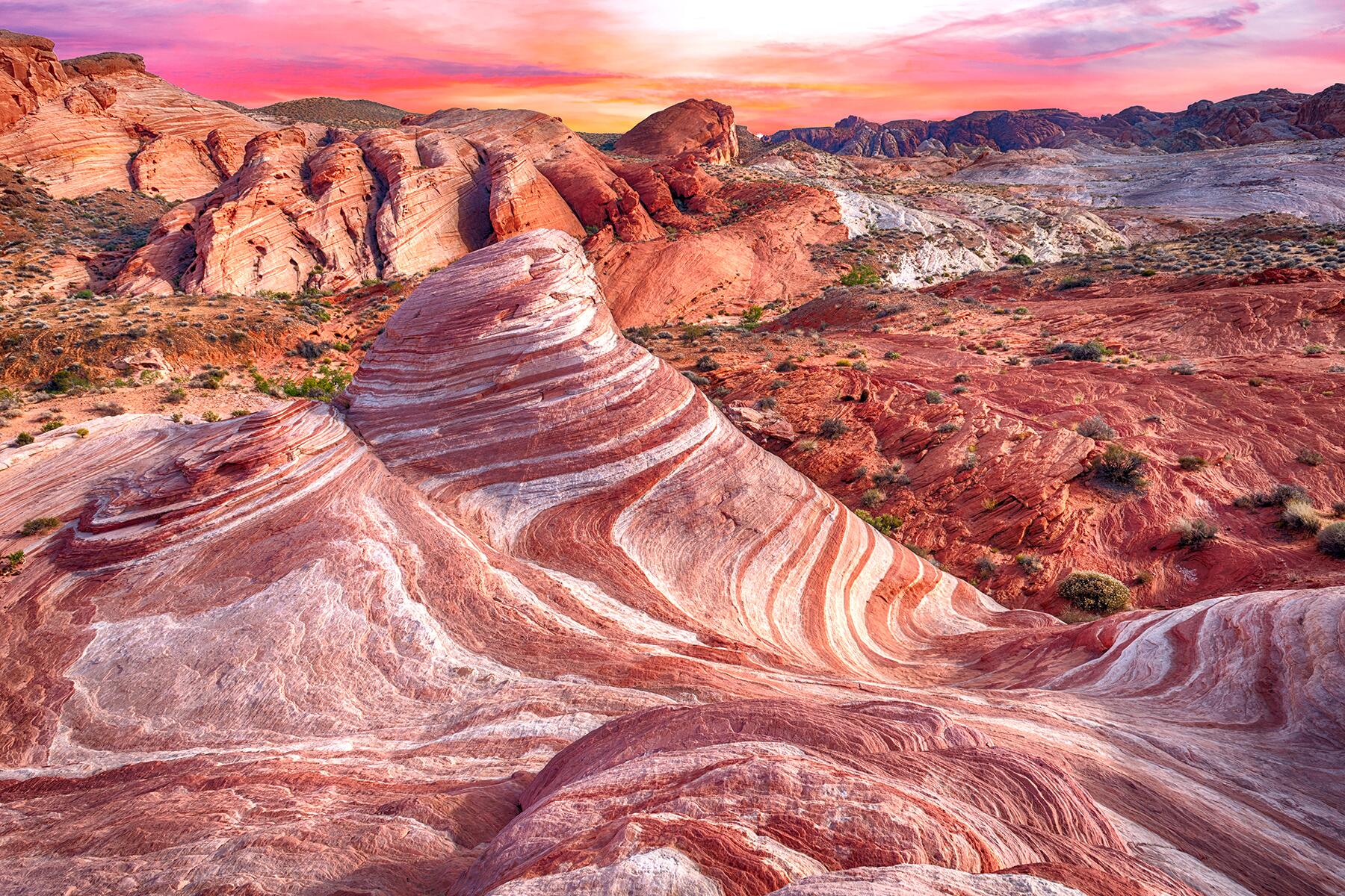 <a href='https://www.fodors.com/world/north-america/usa/nevada/las-vegas/experiences/news/photos/best-under-the-radar-attractions-in-las-vegas#'>From &quot;Pinball and the Mob: 10 Weird and Wonderful Attractions in Las Vegas: Valley of Fire State Park&quot;</a>