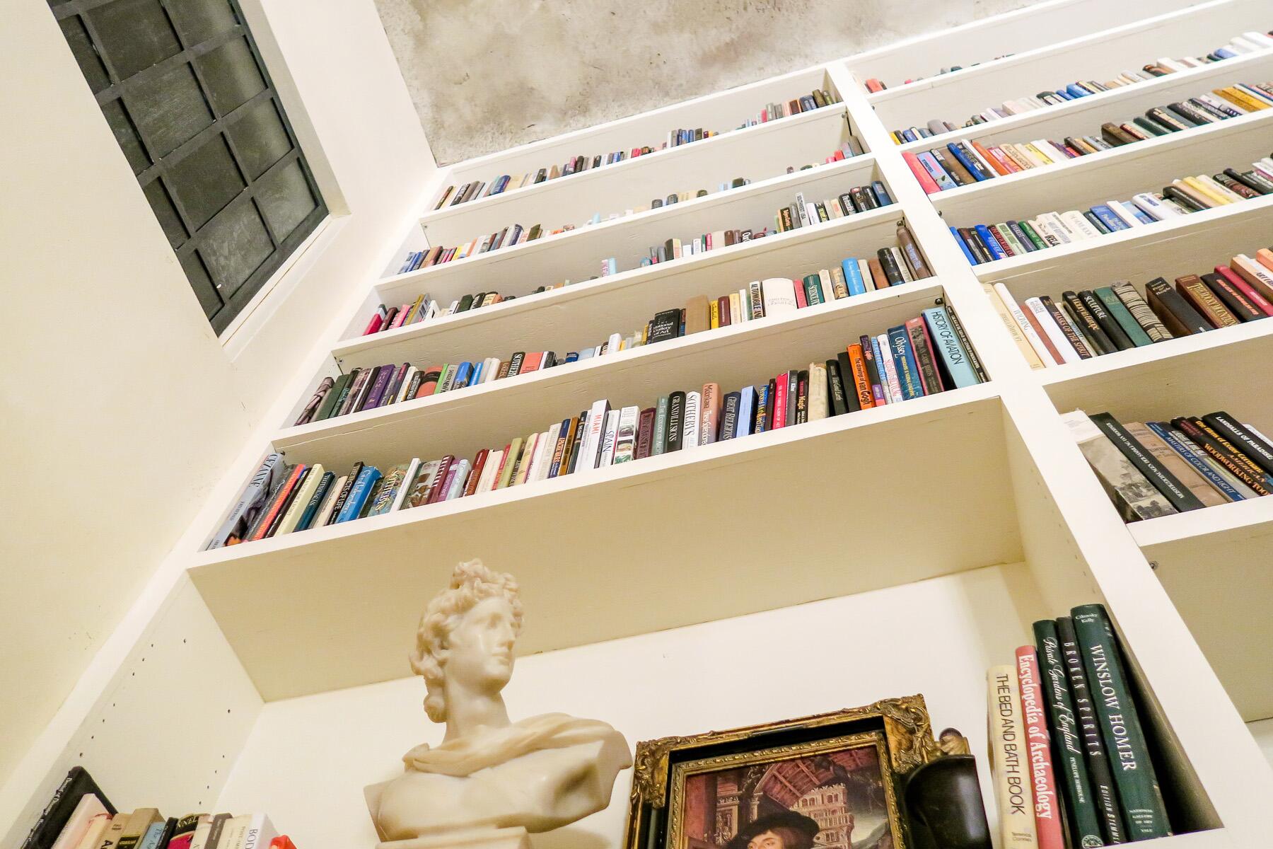 The Best Hollywood Pop Culture Books to Read This Summer