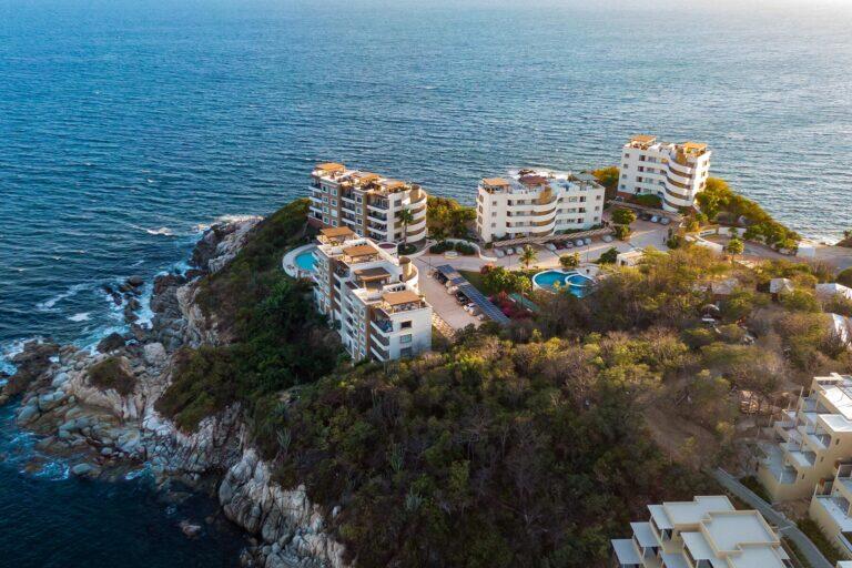 <a href='https://www.fodors.com/world/mexico-and-central-america/mexico/experiences/news/photos/best-mexican-beach-towns-for-nightlife-hotels-dining-beaches-and-culture#'>From &quot;The 13 Best Mexican Shore Towns to Visit: Huatulco&quot;</a>