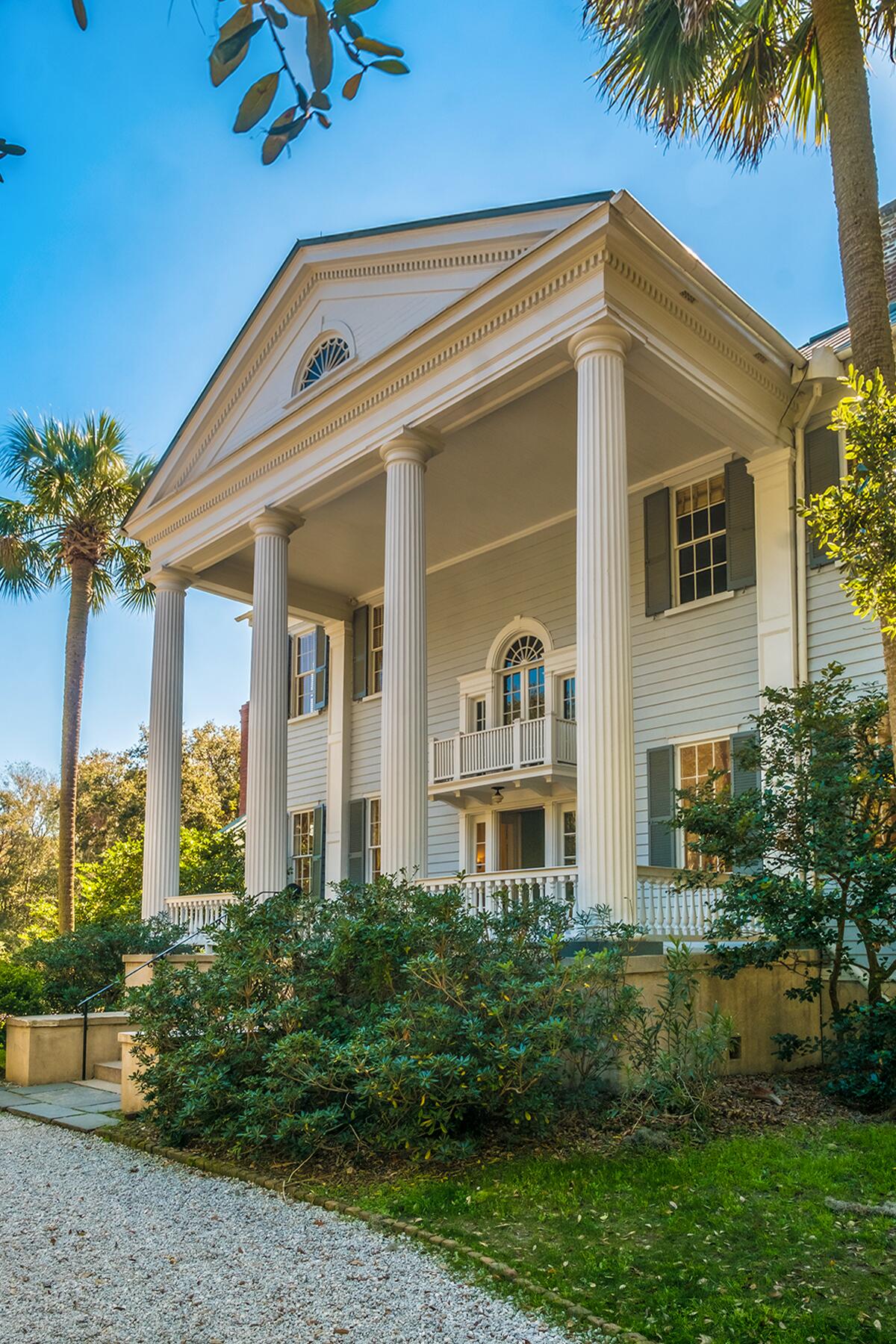 <a href='https://www.fodors.com/world/north-america/usa/south-carolina/charleston/experiences/news/photos/25-ultimate-things-to-do-in-charleston#'>From &quot;30 Ultimate Things to Do in Charleston, South Carolina: Enlighten Yourself at McCleod Plantation &quot;</a>