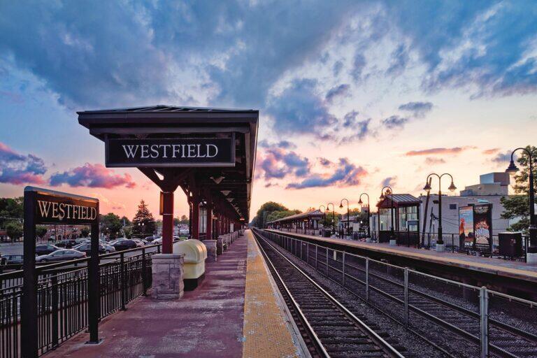 <a href='https://www.fodors.com/world/north-america/usa/new-york/new-york-city/experiences/news/photos/the-best-fall-day-trips-from-new-york-city#'>From &quot;The 10 Best Fall Day Trips From New York City: Westfield&quot;</a>