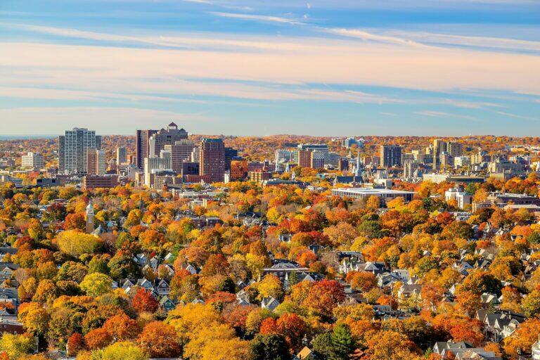 <a href='https://www.fodors.com/world/north-america/usa/new-york/new-york-city/experiences/news/photos/the-best-fall-day-trips-from-new-york-city#'>From &quot;The 10 Best Fall Day Trips From New York City: New Haven&quot;</a>