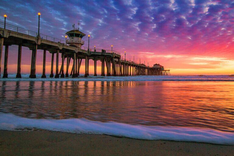 <a href='https://www.fodors.com/world/north-america/usa/california/experiences/news/photos/the-best-fall-day-trips-to-take-from-los-angeles#'>From &quot;12 Easy Fall Day Trips to Take From Los Angeles: Huntington Beach&quot;</a>