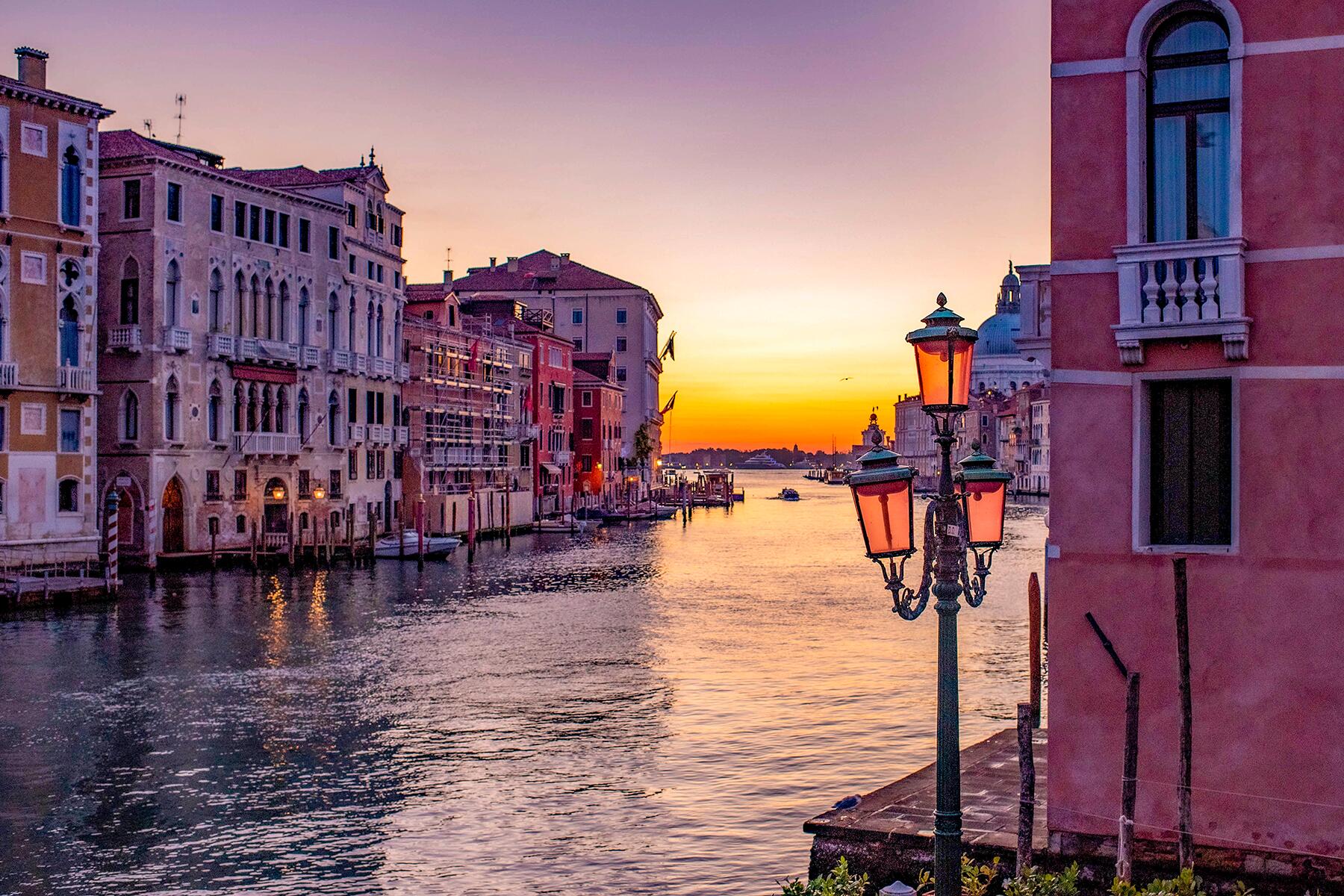 <a href='https://www.fodors.com/world/europe/italy/venice/experiences/news/photos/should-you-take-a-gondola-ride-in-venice#'>From &quot;Is a Venetian Gondola Ride a Giant Waste of Money?: Sunset: The Best Option&quot;</a>