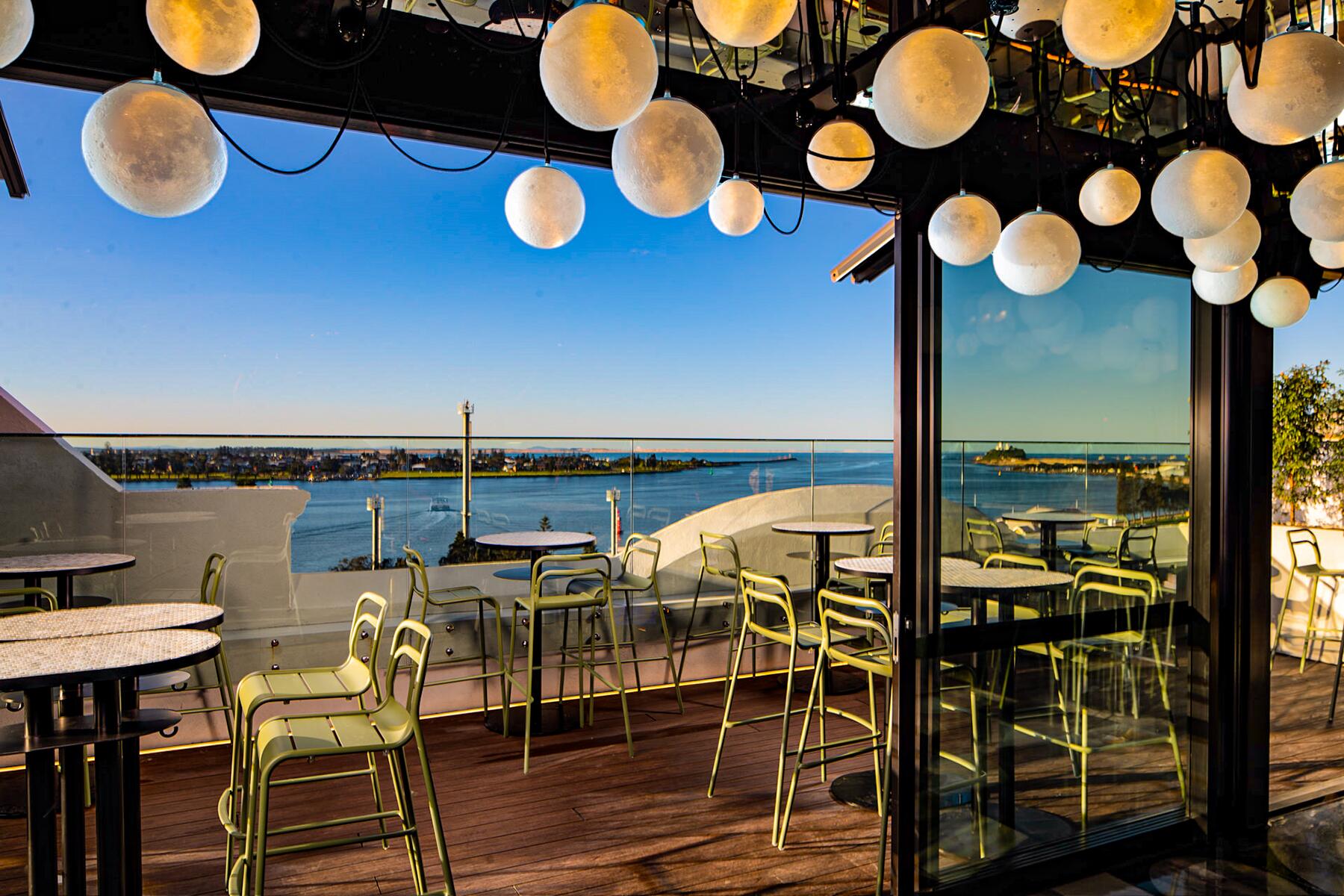 Rooftop at QT – Day Rooftop at QT – Day