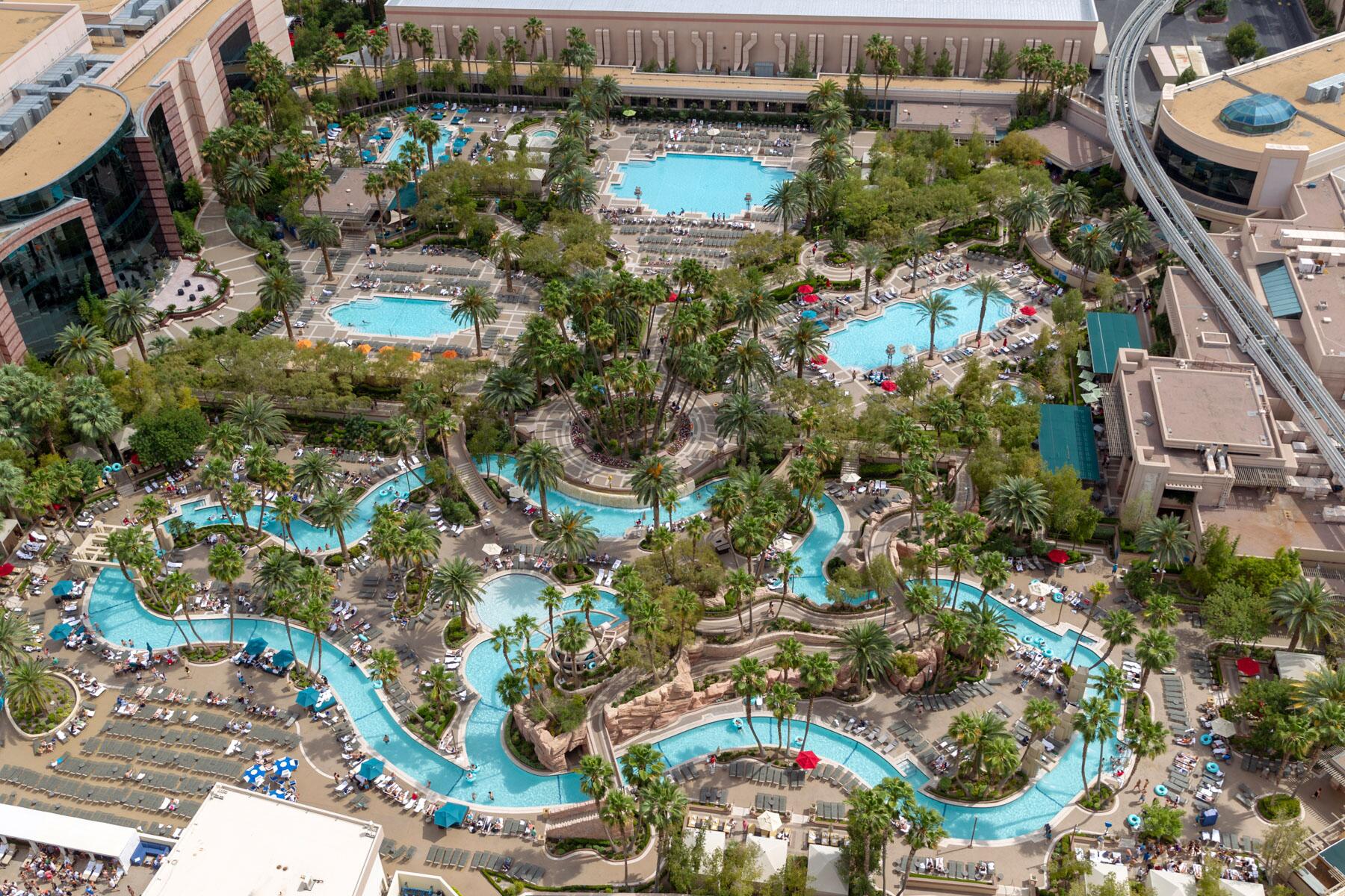 6 Lazy Rivers In Las Vegas To Relax In