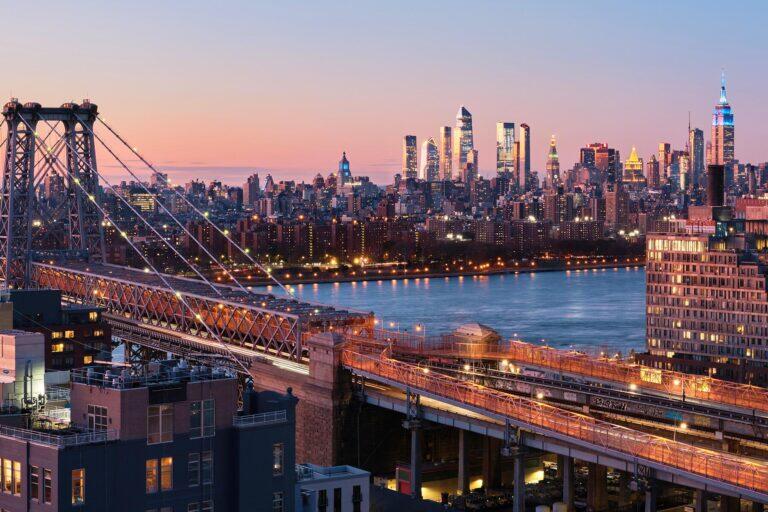 <a href='https://www.fodors.com/world/north-america/usa/new-york/new-york-city/experiences/news/photos/pedestrian-bridges-with-the-best-views-of-new-york-city#'>From &quot;11 Pedestrian Bridges That Will Give You the Best Views of New York: Williamsburg Bridge&quot;</a>