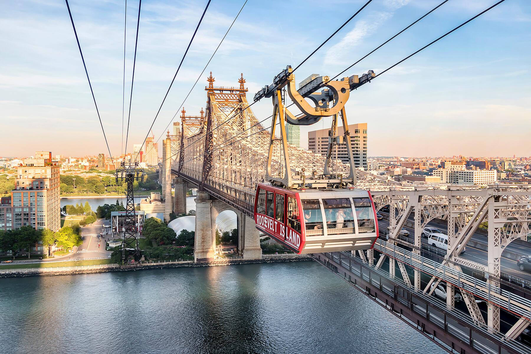 <a href='https://www.fodors.com/world/north-america/usa/new-york/new-york-city/experiences/news/photos/pedestrian-bridges-with-the-best-views-of-new-york-city#'>From &quot;11 Pedestrian Bridges That Will Give You the Best Views of New York: Roosevelt Island Bridge&quot;</a>