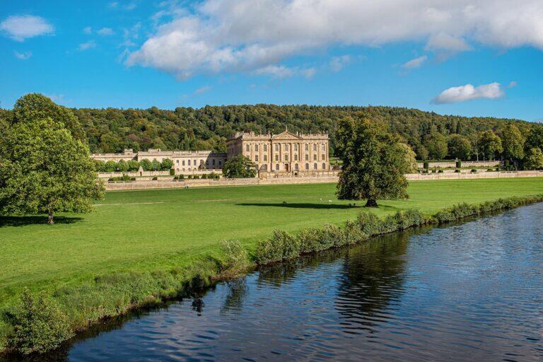 <a href='https://www.fodors.com/world/europe/england/experiences/news/photos/best-gardens-to-visit-in-england-and-scotland#'>From &quot;10 Best Gardens to Visit in the United Kingdom: Chatsworth House&quot;</a>