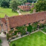 <a href='https://www.fodors.com/world/europe/england/experiences/news/photos/best-gardens-to-visit-in-england-and-scotland#'>From &quot;10 Best Gardens to Visit in the United Kingdom: Sissinghurst Castle&quot;</a>