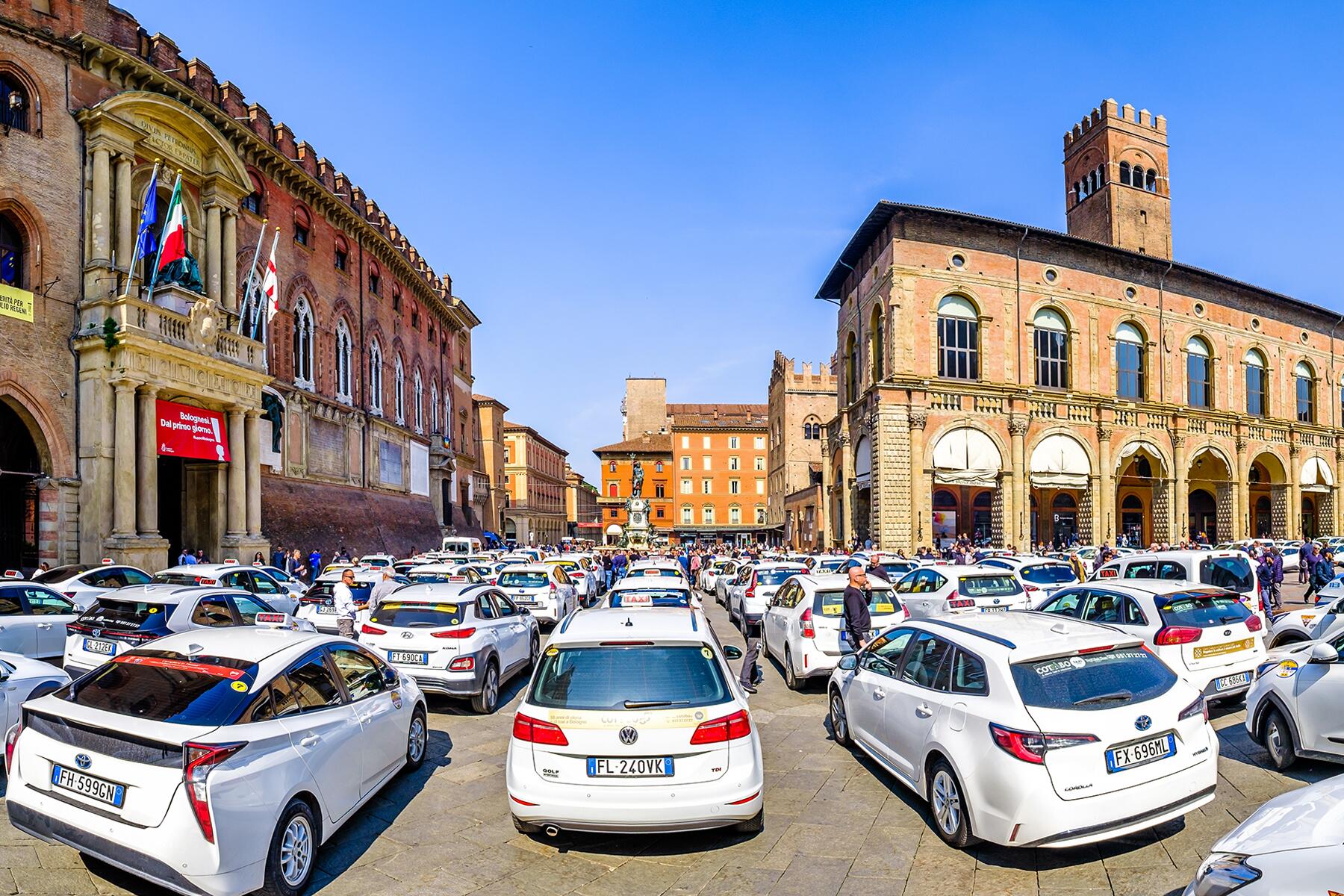 <a href='https://www.fodors.com/world/europe/italy/experiences/news/photos/common-scams-in-italy#'>From &quot;Watch Out for These 10 Common Scams When You’re in Italy This Summer: Taxi Drivers&quot;</a>
