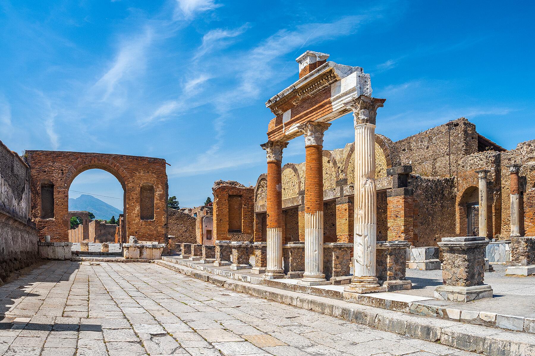 <a href='https://www.fodors.com/world/europe/italy/experiences/news/photos/common-scams-in-italy#'>From &quot;Watch Out for These 10 Common Scams When You’re in Italy This Summer: Pompeii’s “Tourist Office”&quot;</a>