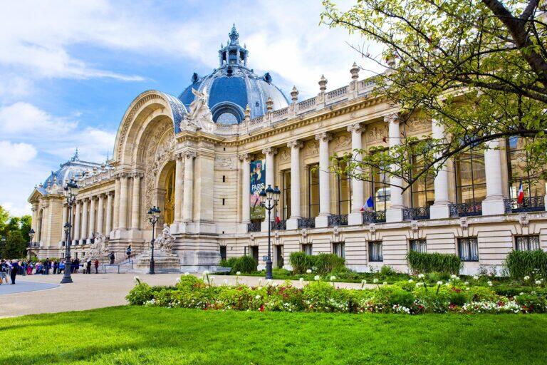 <a href='https://www.fodors.com/world/europe/france/paris/experiences/news/photos/the-most-beautiful-public-gardens-in-paris#'>From &quot;Stroll Through Paris' 10 Most Beautiful Public Gardens: Jardin du Petit Palais&quot;</a>