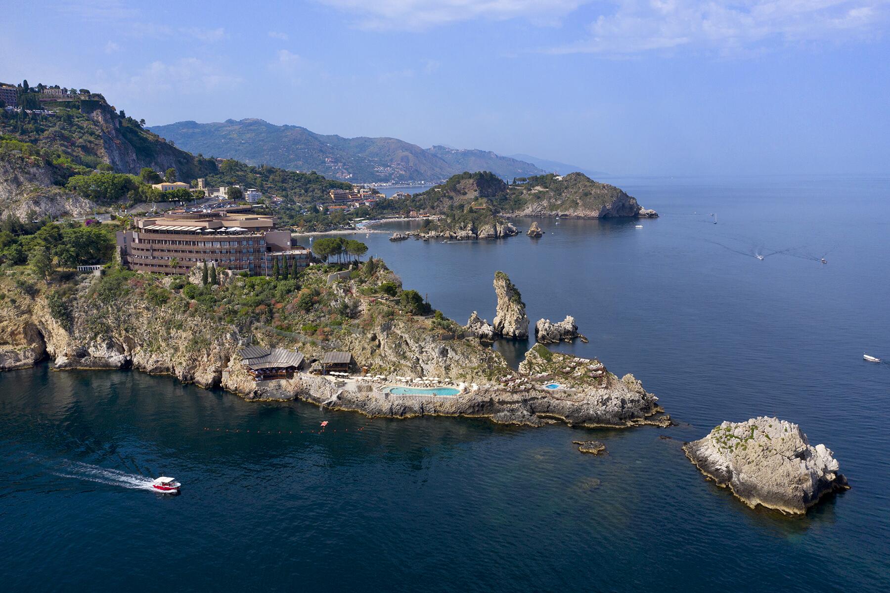 9-UNAHOTELS Capotaormina-UH_Capotaormina_Taormina_Drone2