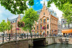 The Complete Guide to Renting and Riding a Bike in Amsterdam