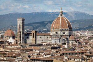 This ‘Old-Fashioned’ Travel Tip Is My Favorite Way to Find Local Haunts