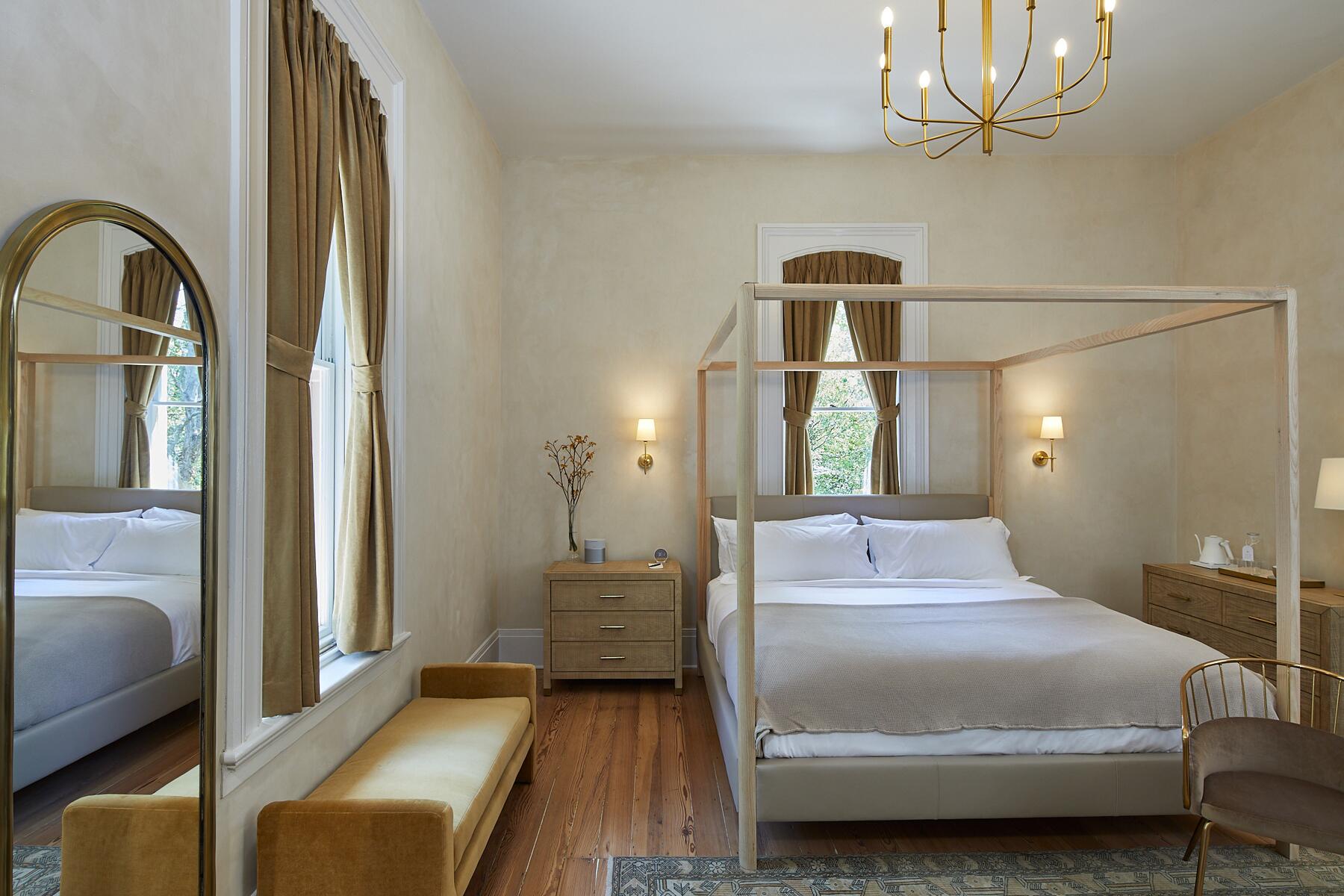 Fodors-Finest_North-America_Heights-House_03