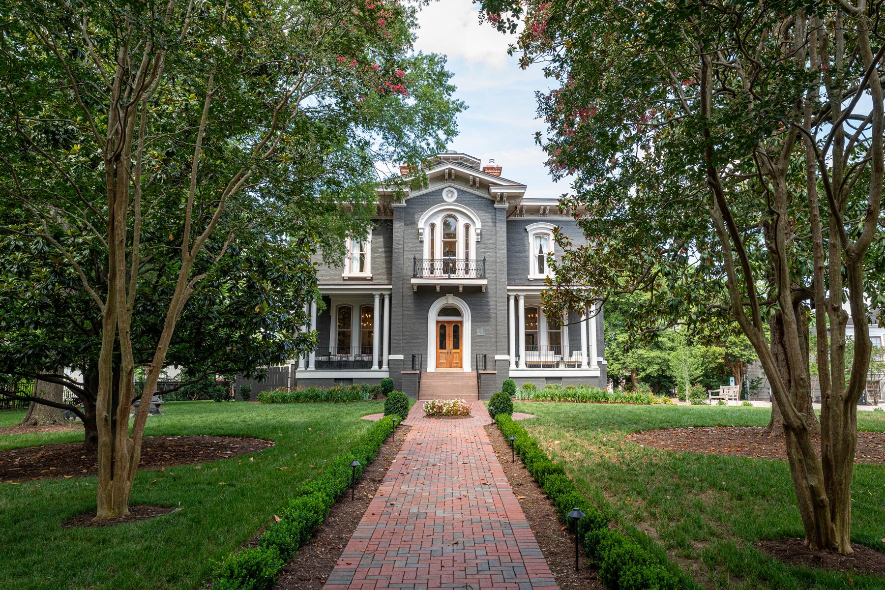 Fodors-Finest_North-America_Heights-House_04