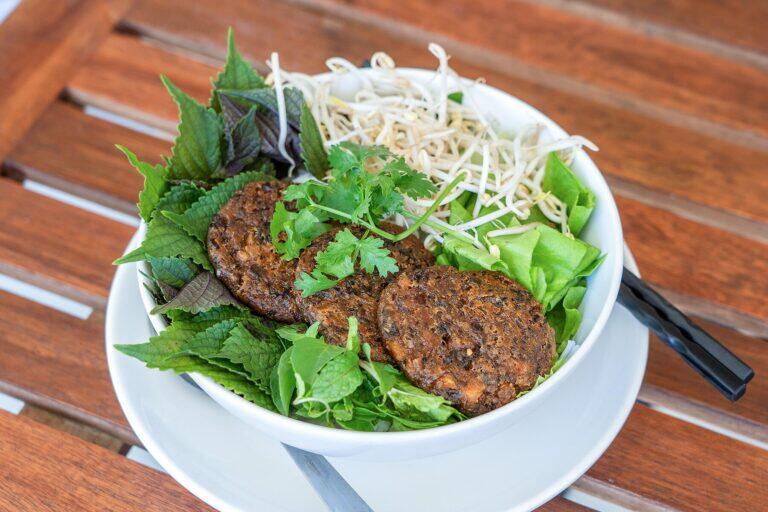 <a href='https://www.fodors.com/world/europe/france/paris/experiences/news/photos/paris-chefs-share-their-favorite-restaurants-to-dine-when-not-in-the-kitchen#'>From "13 Top Paris Chefs Share Their Go-to Restaurants for Their Night Off: Dong Huong"</a>