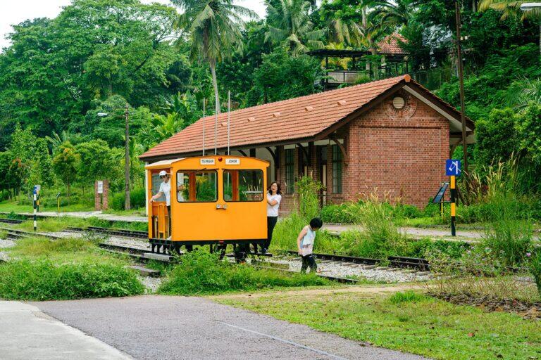 <a href='https://www.fodors.com/world/asia/singapore/experiences/news/photos/the-best-outdoor-spaces-to-enjoy-while-in-singapore#'>From &quot;The 10 Best Outdoor Spaces in Singapore: Rail Corridor&quot;</a>