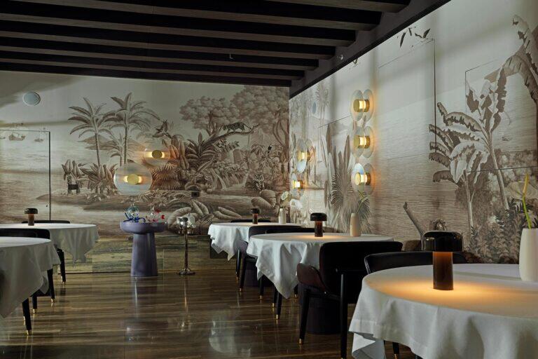 <a href='https://www.fodors.com/world/europe/italy/venice/experiences/news/photos/the-best-restaurants-in-venice-italy#'>From &quot;The 15 Best Restaurants in Venice in 2024: Glam &quot;</a>