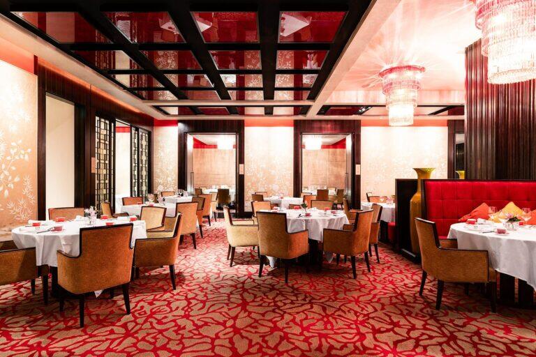<a href='https://www.fodors.com/world/asia/singapore/experiences/news/photos/the-best-restaurants-in-singapore#'>From &quot;The 15 Best Restaurants in Singapore: Shang Palace&quot;</a>