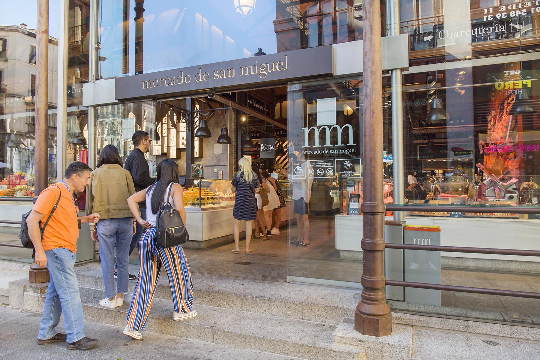 <a href='https://www.fodors.com/world/europe/spain/madrid/experiences/news/photos/best-tapas-restaurants-in-madrid#'>From &quot;The 15 Best Tapas Restaurants in Madrid: Mercado de San Miguel&quot;</a>