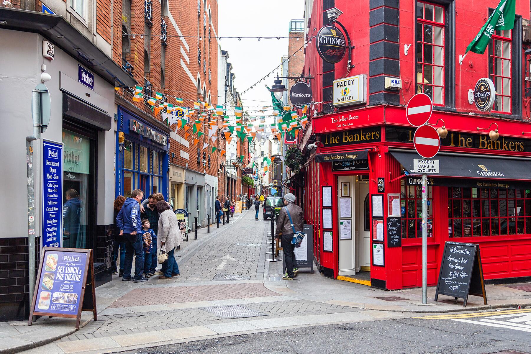 <a href='https://www.fodors.com/world/europe/ireland/dublin/experiences/news/photos/where-to-find-the-best-pubs-in-dublin#'>From &quot;The Best Pubs in Dublin, According to Locals: The Bankers Bar&quot;</a>