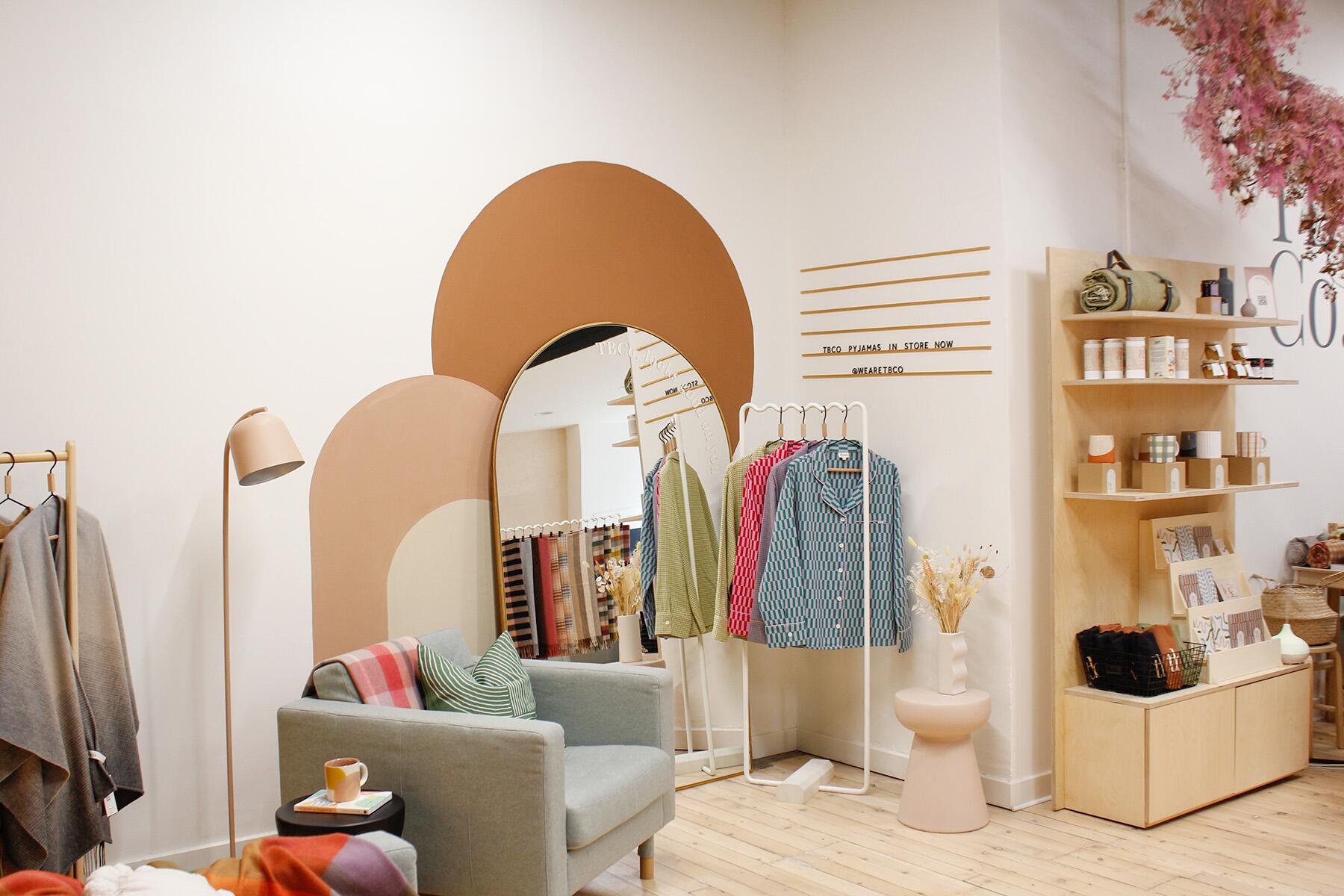 <a href='https://www.fodors.com/world/europe/scotland/edinburgh-and-the-lothians/experiences/news/photos/best-boutique-shops-in-edinburgh#'>From "The 10 Best Boutiques and Shops in Edinburgh: The Tartan Blanket Co."</a>