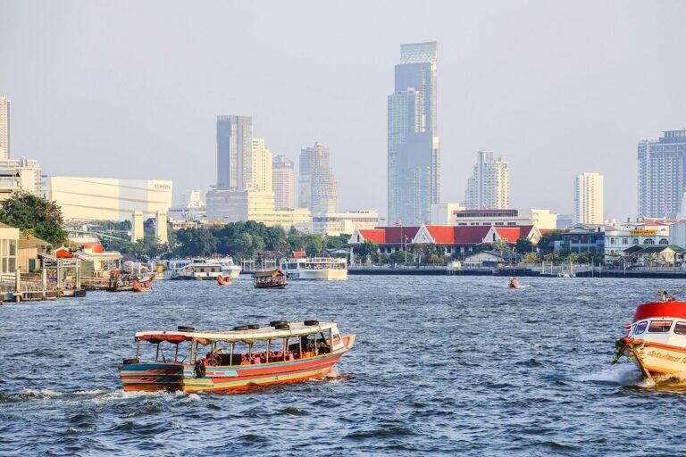 <a href='https://www.fodors.com/world/asia/thailand/bangkok/experiences/news/photos/dos-and-donts-important-things-to-know-before-for-visiting-bangkok-thailand#'>From "The 10 Dos and Don’ts for Visiting Bangkok, Thailand"</a>