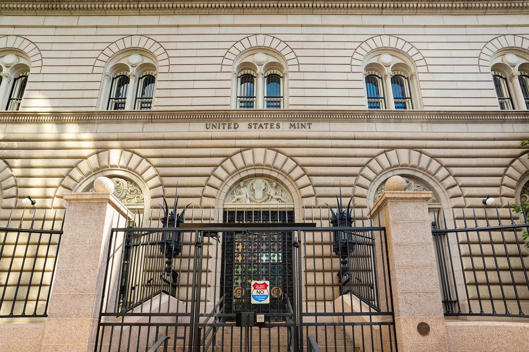 <a href='https://www.fodors.com/world/north-america/usa/colorado/denver/experiences/news/photos/best-cultural-and-sports-destinations-in-denver#'>From "Denver’s 12 Best Sports and Culture Destinations: The Denver Mint"</a>