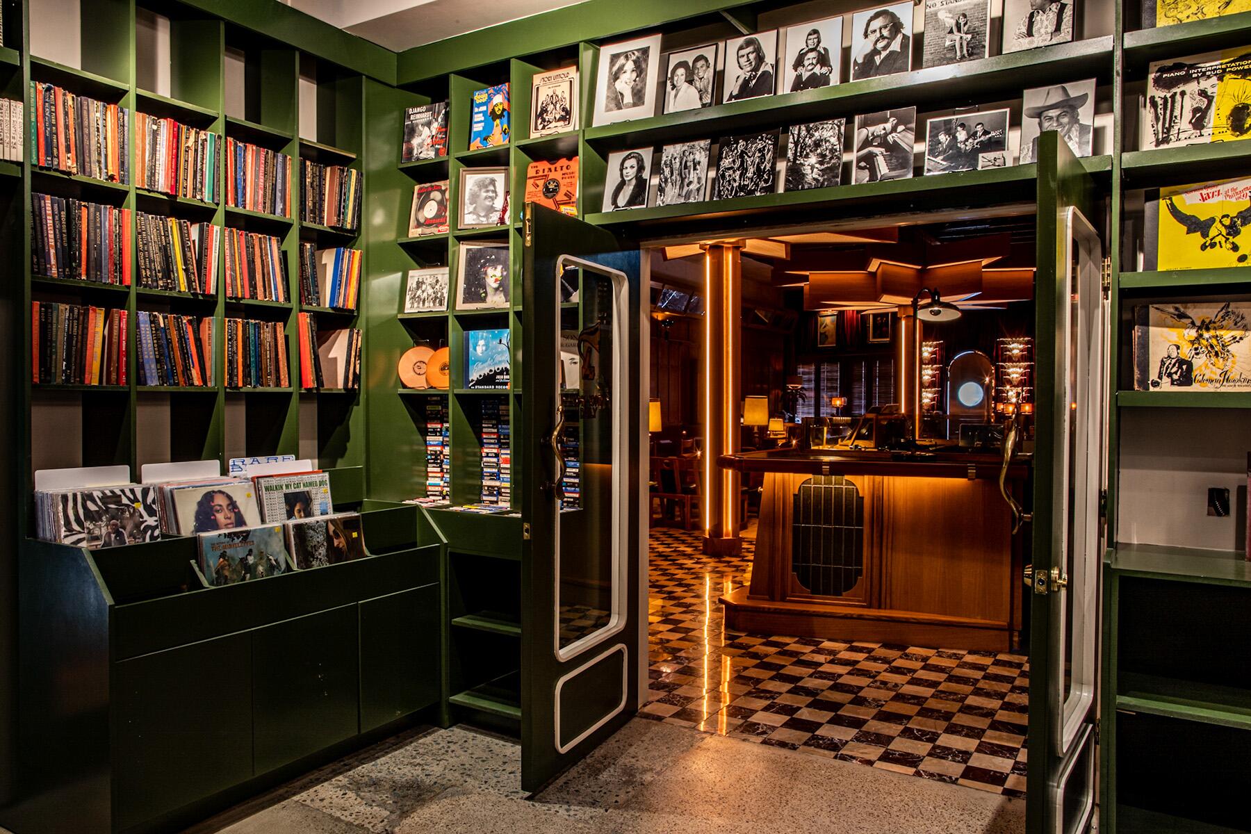 <a href='https://www.fodors.com/world/north-america/usa/california/san-diego/experiences/news/photos/best-bars-in-san-diego#'>From "The 10 Best Bars in San Diego: Part-Time Lover"</a>