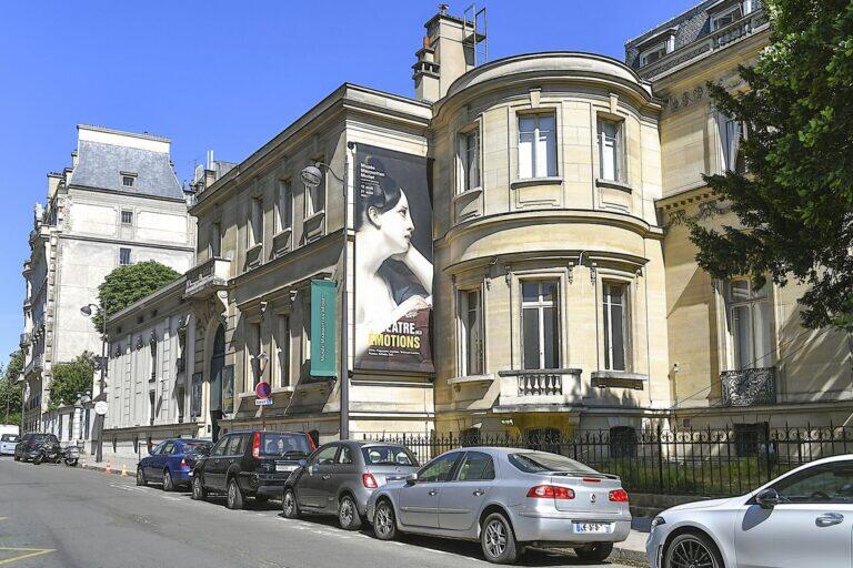 <a href='https://www.fodors.com/world/europe/france/paris/experiences/news/photos/these-backup-paris-attractions-help-you-avoid-the-crowds#'>From "Forgot to Reserve Tickets for Paris' Main Attractions? These 10 Spots Are Perfect Alternatives: No Musée d’Orsay? Try Musée Marmottan Monet"</a>