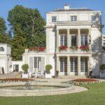 <a href='https://www.fodors.com/world/europe/france/paris/experiences/news/photos/these-backup-paris-attractions-help-you-avoid-the-crowds#'>From "Forgot to Reserve Tickets for Paris' Main Attractions? These 10 Spots Are Perfect Alternatives: Can't Get Into Giverny? Perhaps Maison Caillebotte "</a>