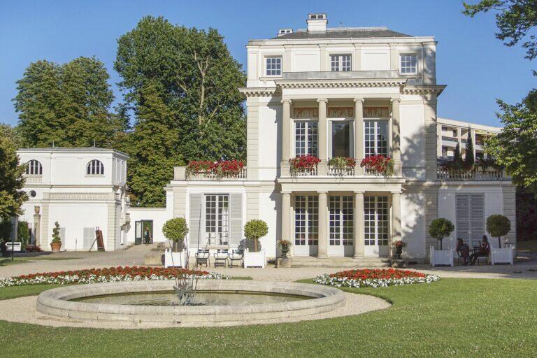 <a href='https://www.fodors.com/world/europe/france/paris/experiences/news/photos/these-backup-paris-attractions-help-you-avoid-the-crowds#'>From "Forgot to Reserve Tickets for Paris' Main Attractions? These 10 Spots Are Perfect Alternatives: Can't Get Into Giverny? Perhaps Maison Caillebotte "</a>