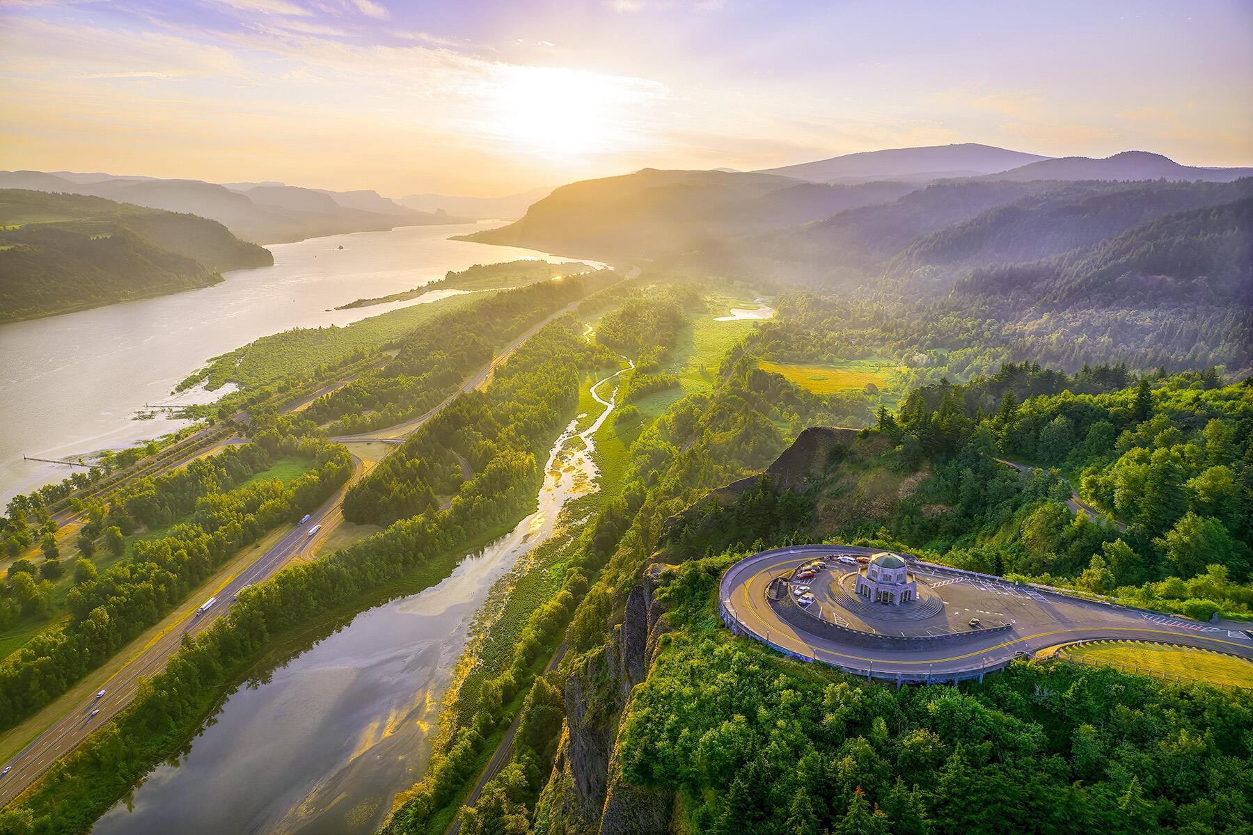 <a href='https://www.fodors.com/world/north-america/usa/oregon/portland/experiences/news/photos/best-hikes-and-walks-in-portland-oregon#'>From "The 10 Best Hikes and Walks in Portland"</a>