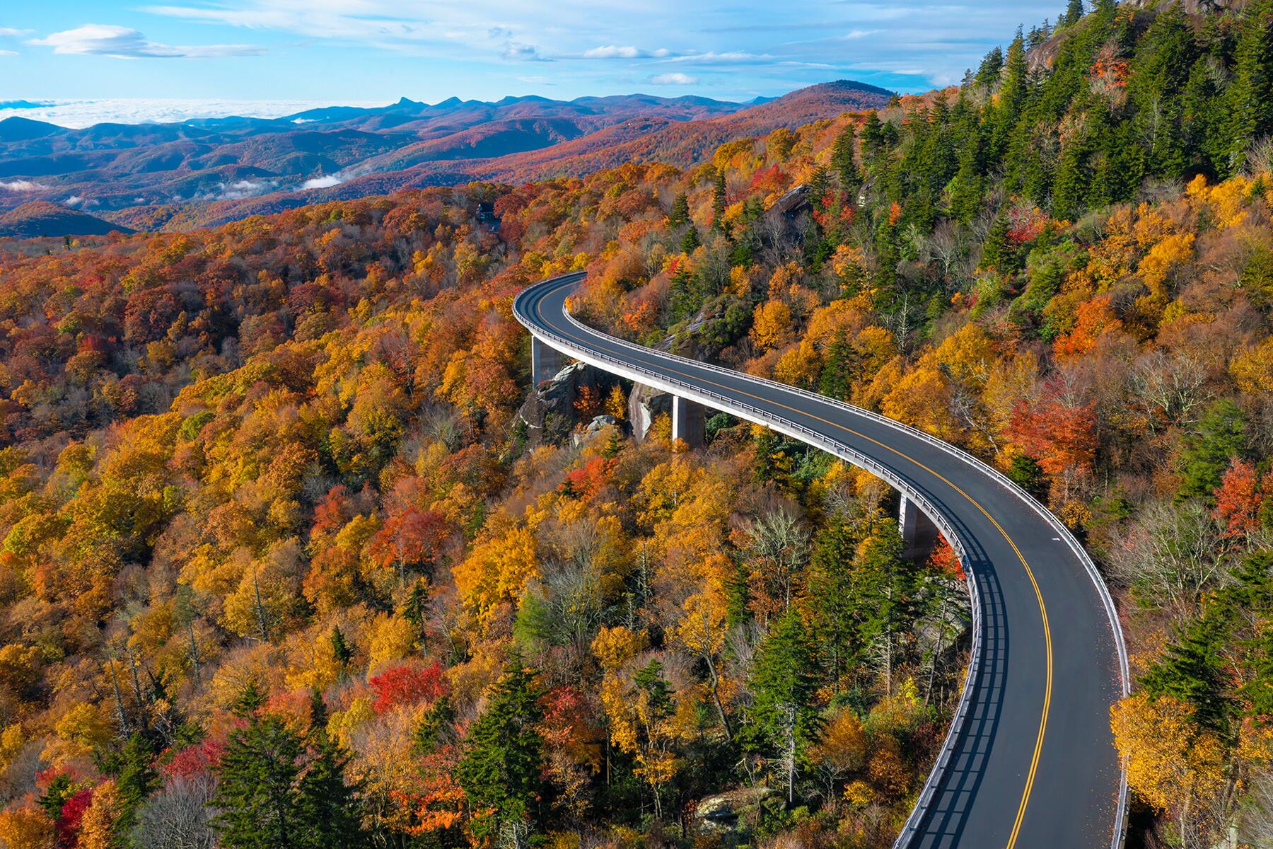 The Best OffBeat Towns To Go LeafPeeping Across the USA and Canada