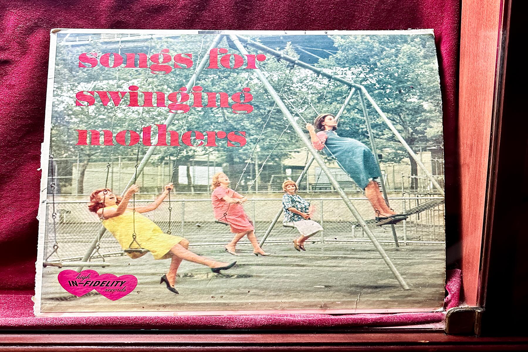 3_PR_Vinyl Swinging Mothers IMG_4939_Courtesy of Lauren Breedlove