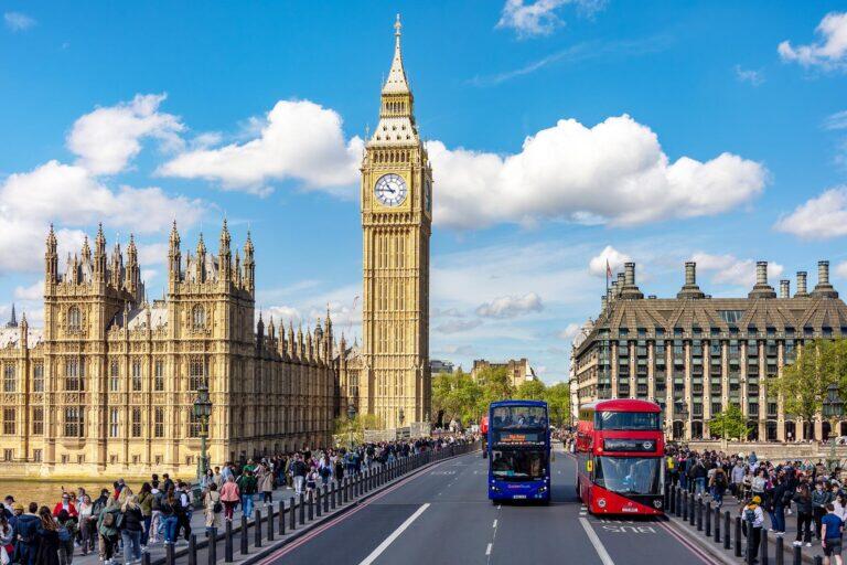 <a href='https://www.fodors.com/world/europe/england/london/experiences/news/photos/londons-tourist-traps-that-you-should-consider-skipping#'>From "These 12 TikTok-Famous London Experiences Are Totally Worth Missing: Westminster Bridge"</a>