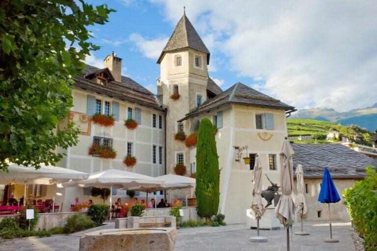 <a href='https://www.fodors.com/world/europe/switzerland/experiences/news/photos/11-ways-to-experience-switzerlands-cheese-culture#'>From "11 Ways to Experience Switzerland's Cheese Culture: Eat Raclette in a Castle"</a>