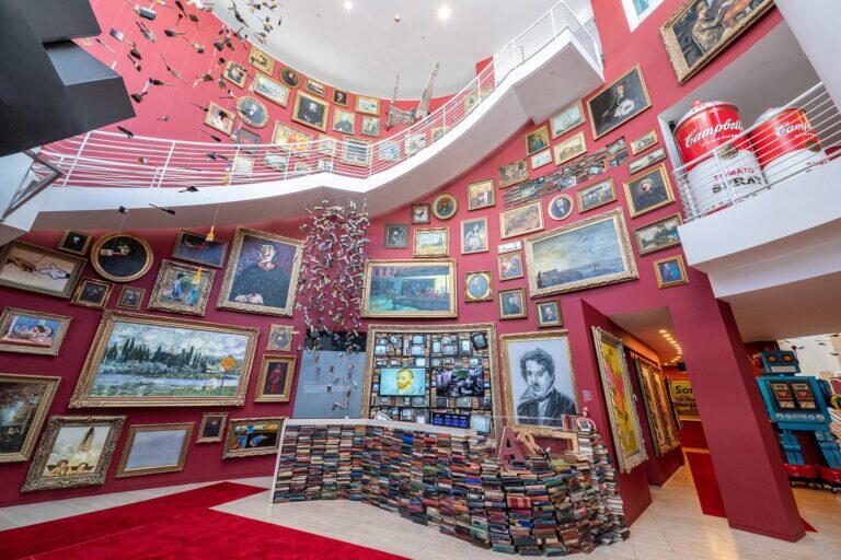 <a href='https://www.fodors.com/world/north-america/usa/california/los-angeles/experiences/news/photos/los-angeles-celebrity-attractions-that-are-actually-worth-visiting#'>From "15 Celebrity Attractions in L.A. That Don't Suck: Mr. Brainwash Art Museum"</a>