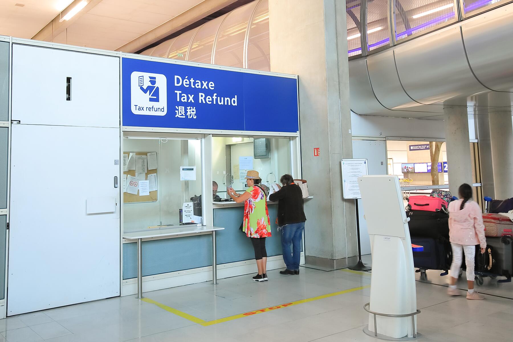 <a href='https://www.fodors.com/world/europe/france/experiences/news/photos/important-things-to-know-before-traveling-to-france#'>From "11 Things to Know Before Traveling to France: Currency and the Cost of Things"</a>