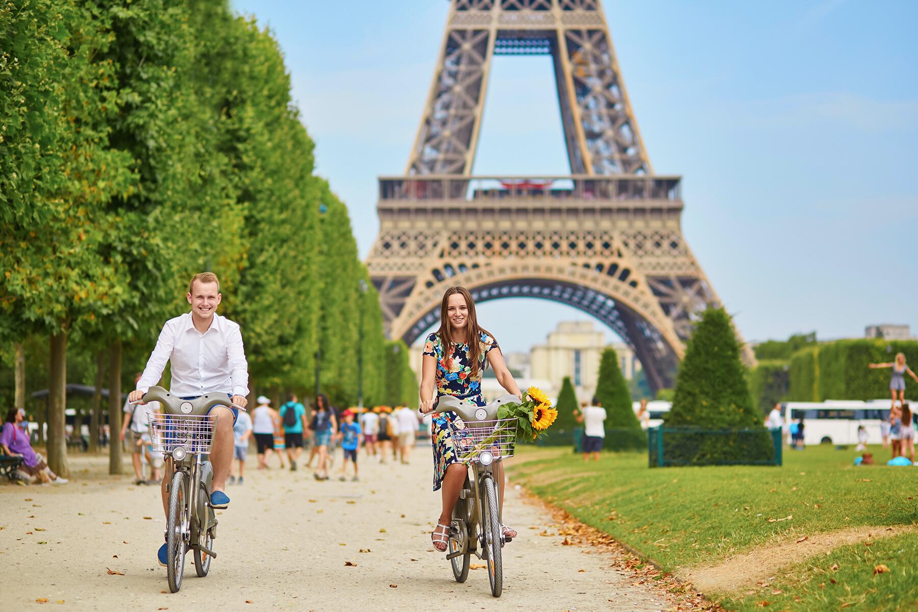 <a href='https://www.fodors.com/world/europe/france/experiences/news/photos/important-things-to-know-before-traveling-to-france#'>From "11 Things to Know Before Traveling to France: Transportation in France and Transport Tips"</a>