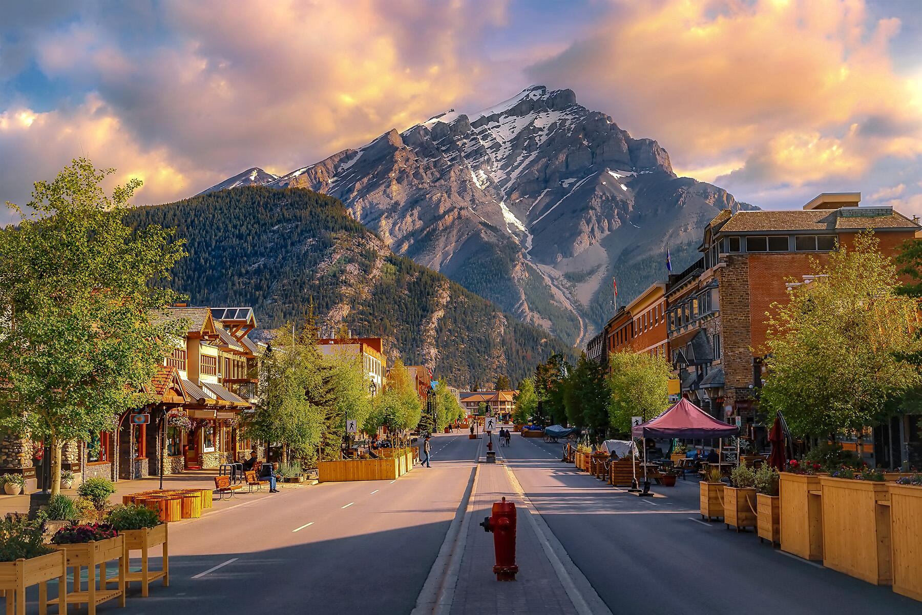 <a href='https://www.fodors.com/world/north-america/canada/experiences/news/photos/important-things-to-know-before-traveling-to-canada#'>From "11 Things to Know Before Traveling to Canada: Weather and the Best Seasons for Travel"</a>