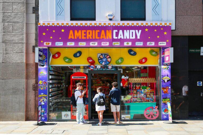 <a href='https://www.fodors.com/world/europe/england/london/experiences/news/photos/20-ultimate-things-to-do-in-london#'>From "The 15 Ultimate Things to Do in London in 2025 (And the Top Things to Avoid): Things to Avoid in London: Illegal Multi-Goods ‘Candy’ and ‘Wizard’ Stores at Tourist Hot Spots"</a>